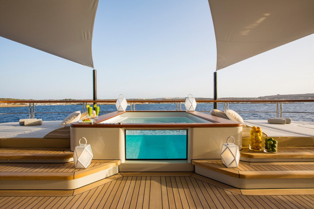 bmcomposites-polar-star-jacuzzi-07-credit-Stuart-Pearce